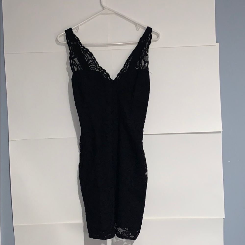 Bodycon Black Lace Mid-Thigh Dress